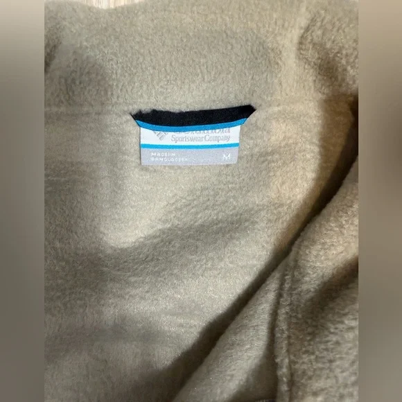 Columbia Men’s Fleece Vest Size M Taupe Gray Zip Up Outdoor Hiking Layer Warm - Picture 3 of 7